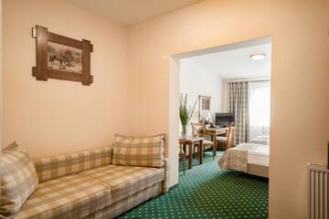 Фото номера Улучшенный семейный номер Отель Hotel Ranczo Smyczyna г. Smyczyna 5