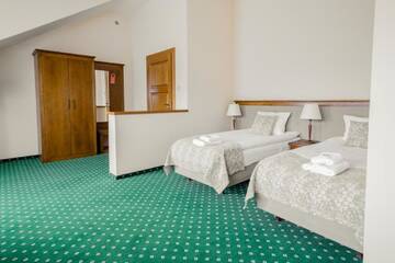 Фото номера Двухместный номер Делюкс с 1 кроватью Отель Hotel Ranczo Smyczyna г. Smyczyna 6